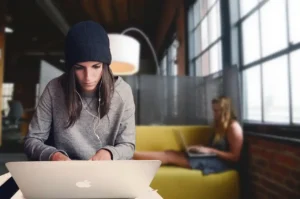 Modificación de estancia por estudios a residencia y trabajo